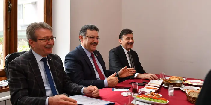 Başkan Genç, Trabzon Sanatevi’ni ziyaret etti! "Kültür-Sanat Merkezi yapılacak"