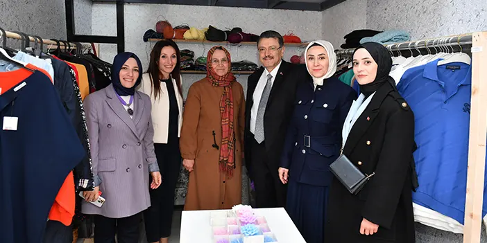 AK Parti Trabzon Büyükşehir Belediye Başkan adayı Genç'ten Avrasya Pazarı'na ziyaret