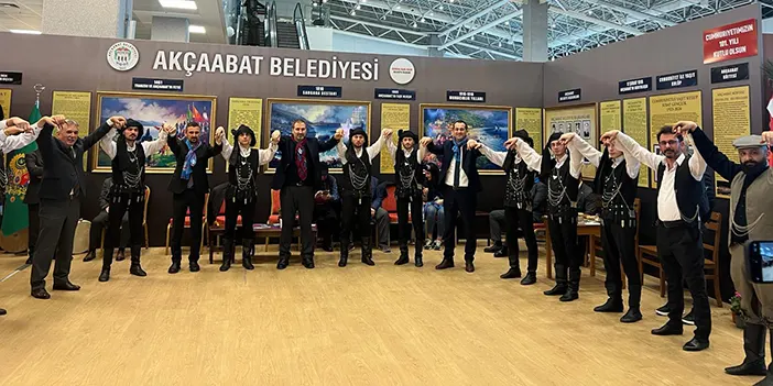 İstanbul'daki 'Trabzon Tanıtım Günleri'nde Akçaabat rüzgarı