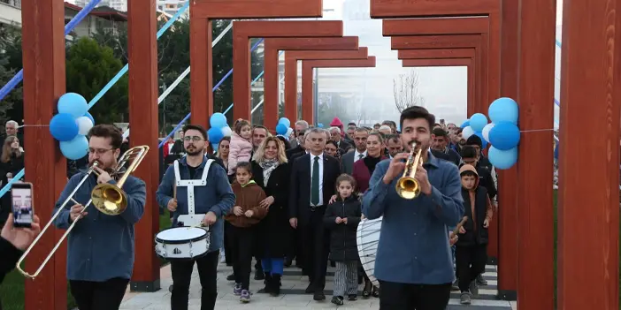 Trabzon'da Cumhuriyet Parkı açıldı! Kaşüstü mahallesi denizle buluştu