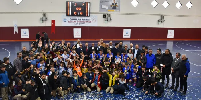 Ortahisar'da 100.yıla yakışan etkinlikler! Futsal turnuvalarının finali yapıldı
