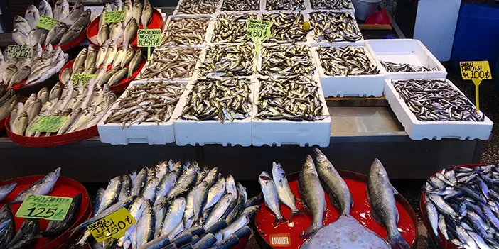 Ramazan'ın ilk günü Trabzon'daki tezgahlarda balık çeşitliliği