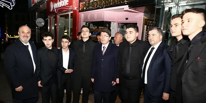 Adalet Bakanı Tunç, Giresun'da gençlerle bir araya geldi