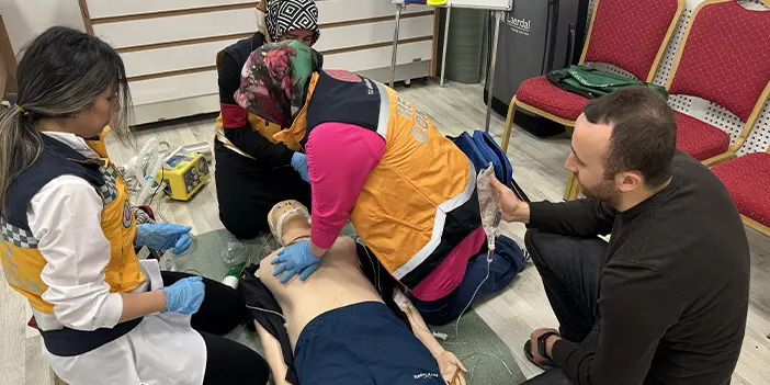 Trabzon'da acil sağlık eğitim birimi personelini göreve hazırlıyor