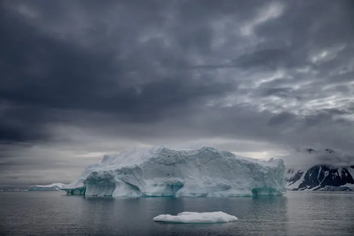 antarktikada-buzullarin-sirlarini-cozme-yolculugu-gelecegi-aydinlatan-8-ulusal-bilim-seferi-002.webp