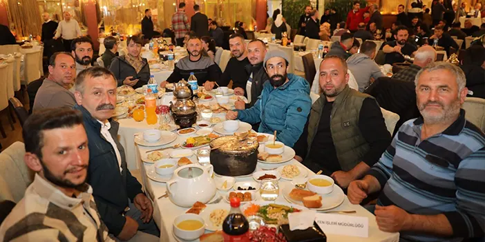 Başkan Ekim'den Akçaabat'ta belediye çalışanlarıyla iftar