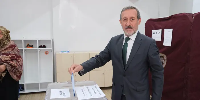 İYİ Parti Ortahisar Belediye Başkan Adayı Veysel Kurtoğlu oyunu kullandı