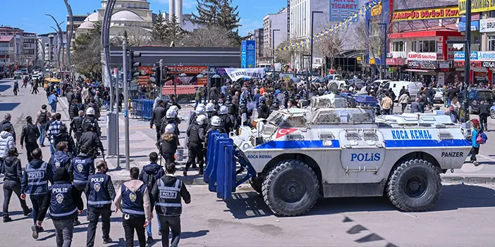 Van'da izinsiz gösterilere polis müdahale etti
