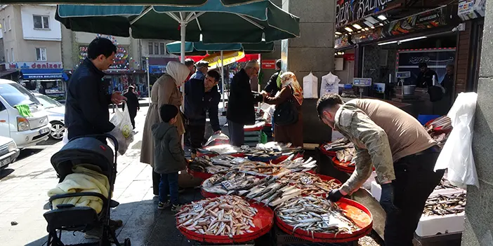 Av yasağı başladı! Trabzon'da tezgahlar kültür balıklarına kaldı