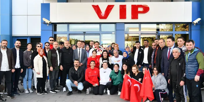 Avrupa Şampiyonu Havvanur'a memleketi Trabzon'da görkemli karşılama!