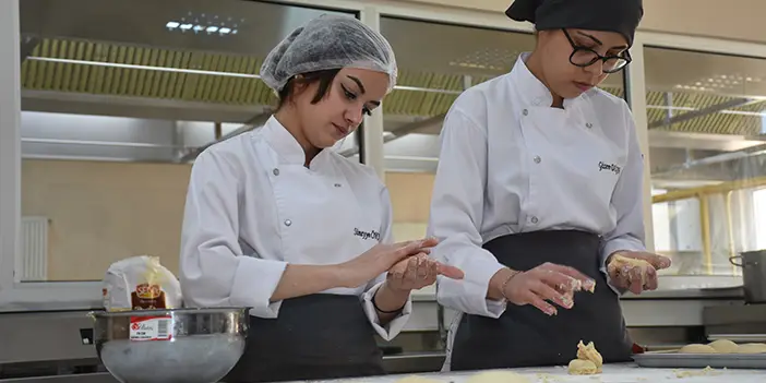 Gümüşhane'de gastronomi öğrencileri dünya mutfağını öğreniyor