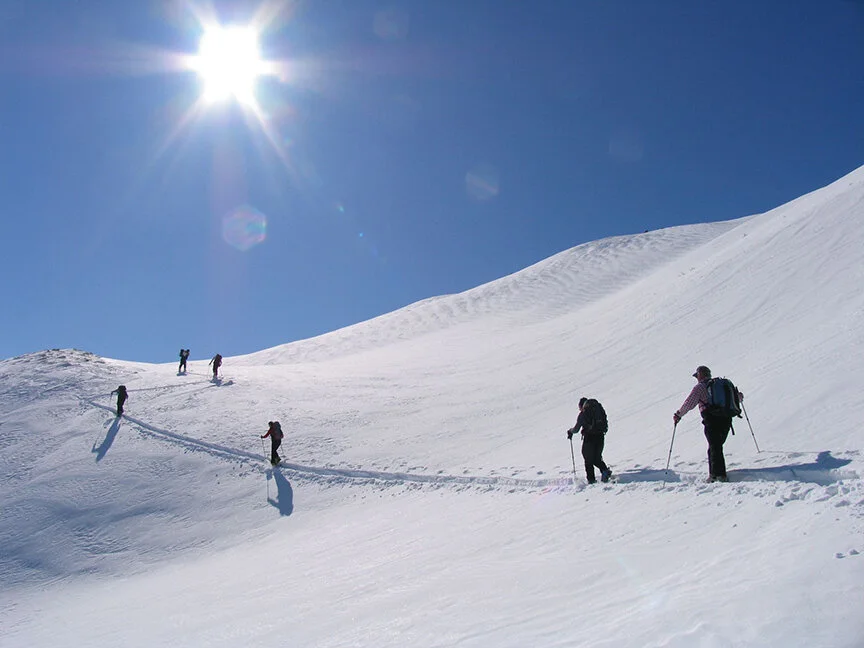 erzurumda-palandoken-kayak-merkezi-tarihinin-en-yogun-sezonunu-geride-birakti.webp