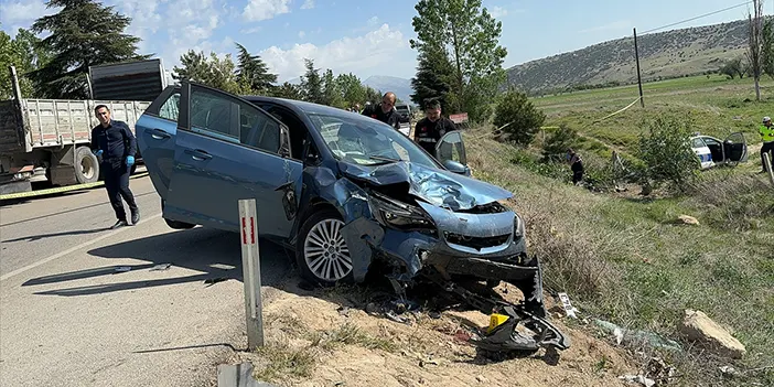 Isparta'da otomobil trafik polisine çarptı! Polisten acı haber