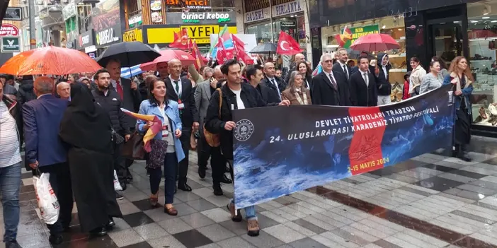 Trabzon’da 24. Uluslararası Karadeniz Tiyatro Festivali başladı