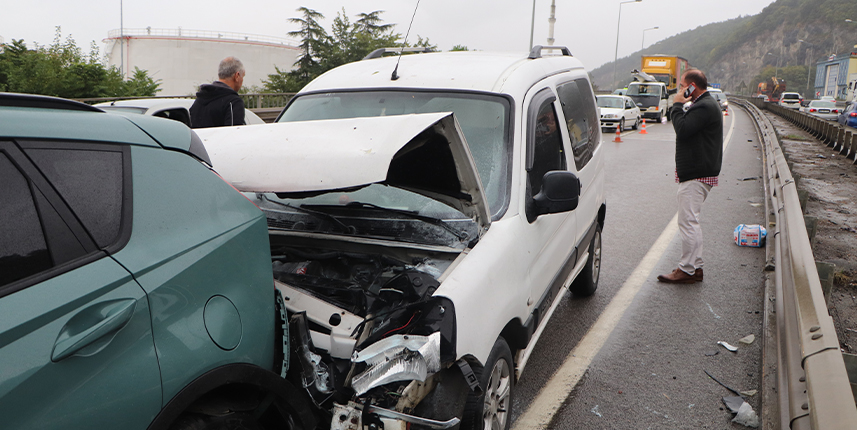 Samsun'da 8 araç birbirine girdi: 1 yaralı 