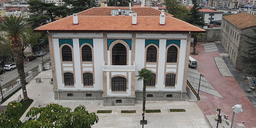 Trabzon'da tarihi bina valilik olarak hizmete açıldı