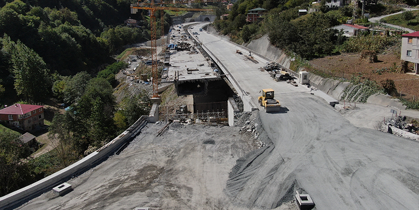 Trabzon'da Yeni Zigana Tüneli'nin yapımı devam ediyor
