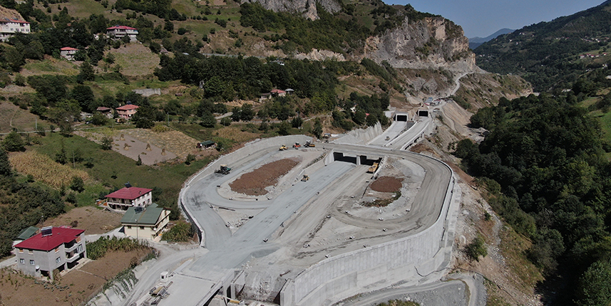 Trabzon'da Yeni Zigana Tüneli'nin yapımı devam ediyor