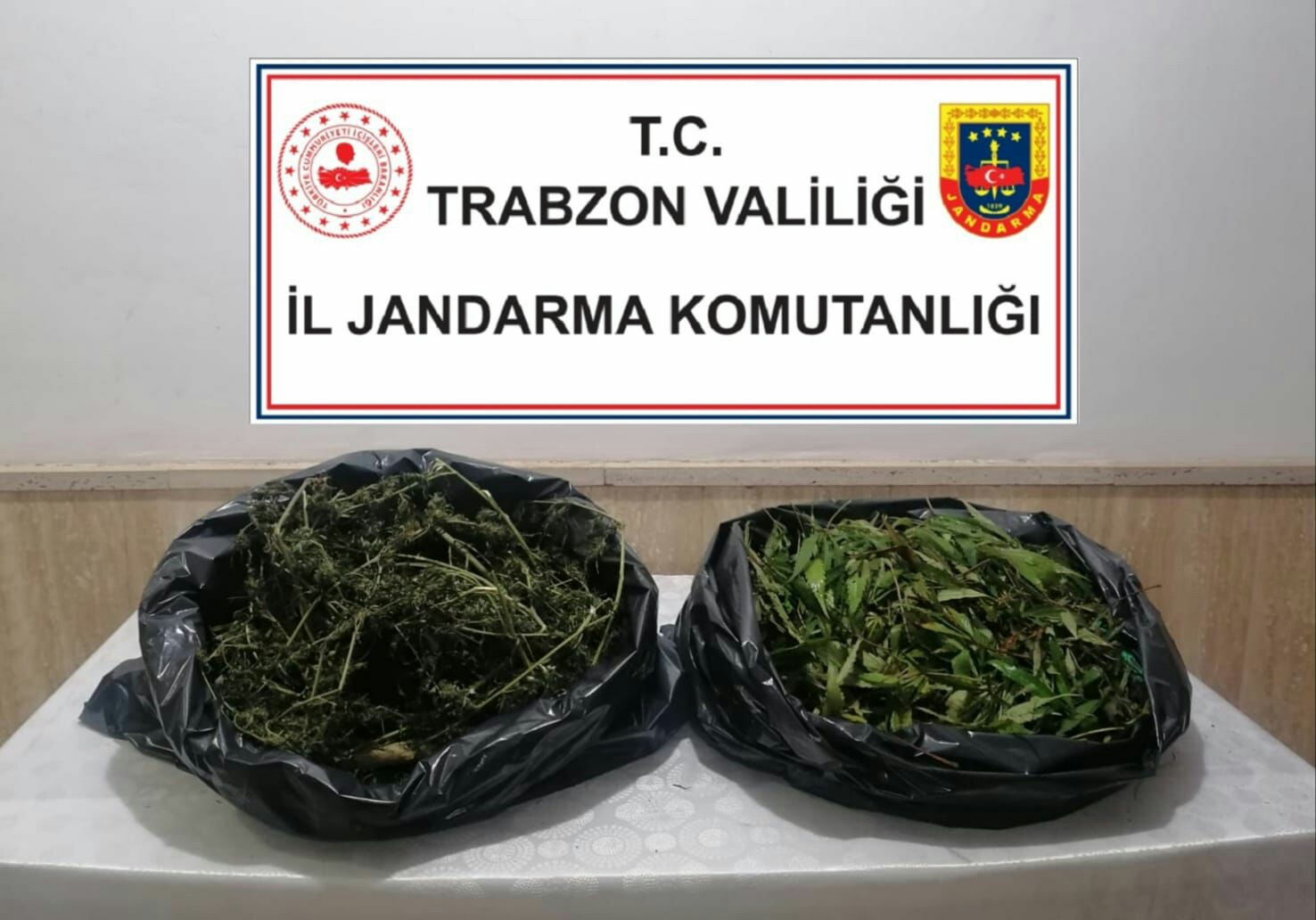 Trabzon'da uyuşturucu operasyonu! Evinde yakalandı