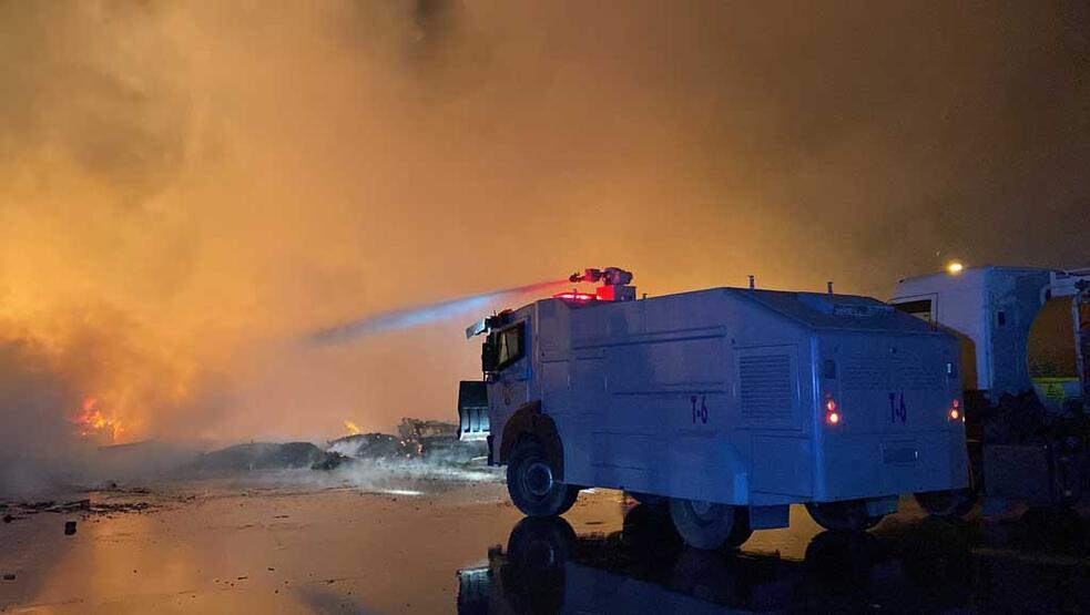 Mersin'de palet fabrikasında korkutan yangın! Söndürme çalışmaları sürüyor