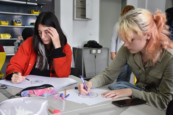 Slovakya'dan gelen öğrenciler Trabzon'da grafik ve fotoğraf eğitimi aldı
