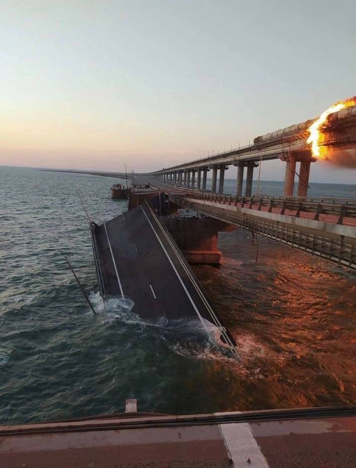 Kırım'da köprüde patlama! İşte o anlar