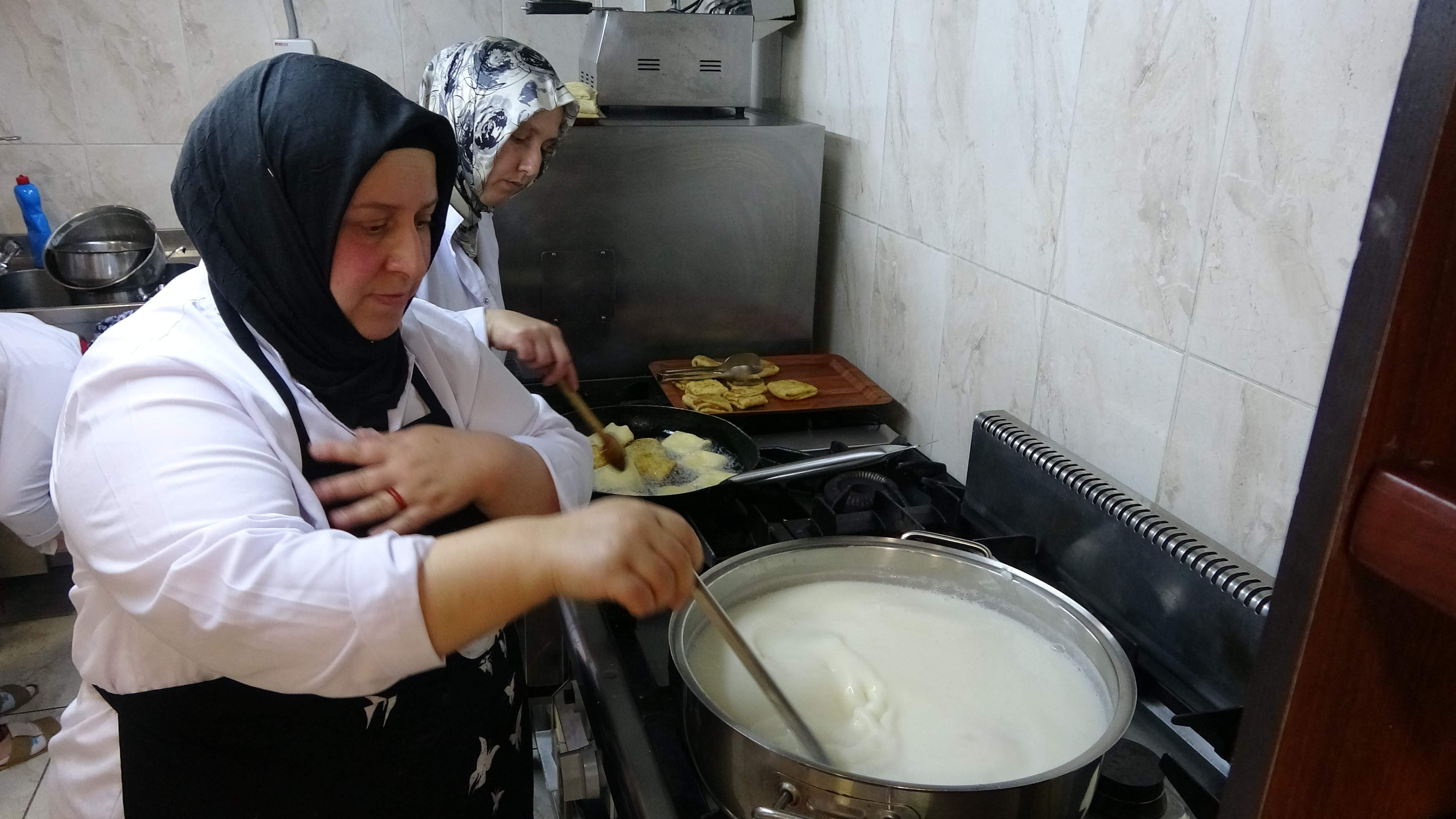 Trabzon'da üniversite mezunlarından aşçılık kursuna yoğun ilgi