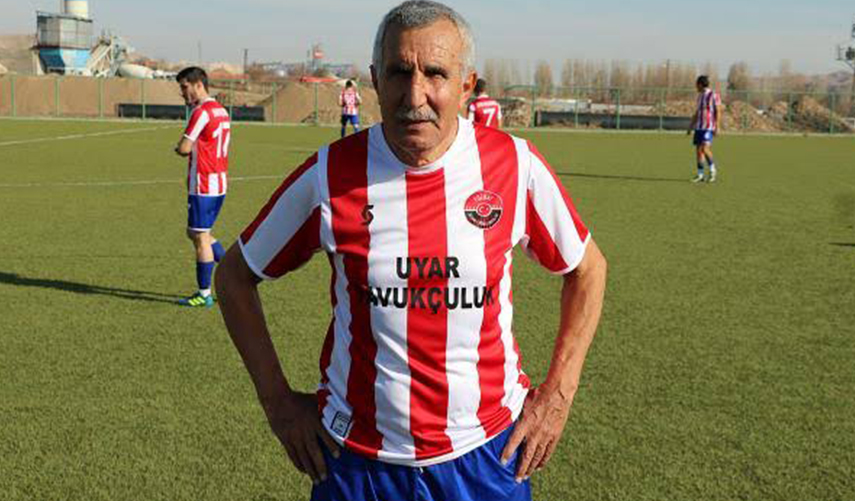 Trabzon’da yaşayan Şerif Kunt’un hedefi en yaşlı futbolcu olmak
