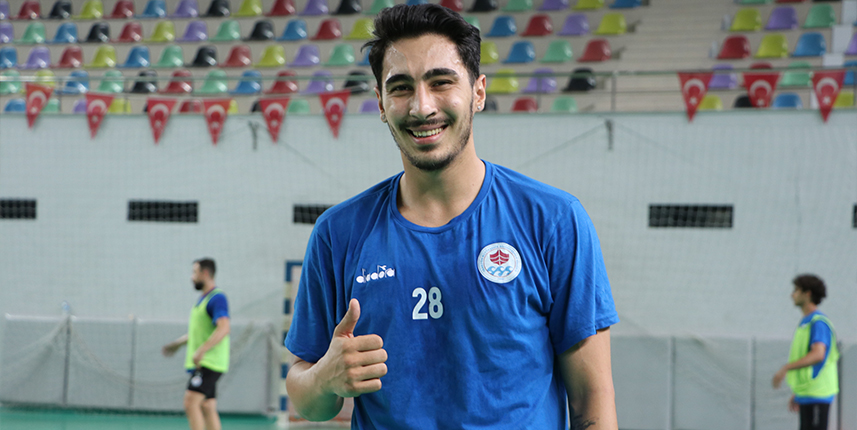 Trabzon'da şans eseri adım attığı hentbolda başarılarına başarı katıyor