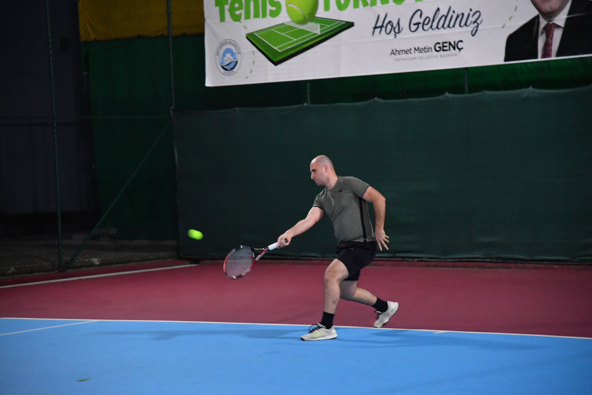 Ortahisar Belediyesi'nin düzenlediği "Veteran Tenis Turnuvası" sürüyor
