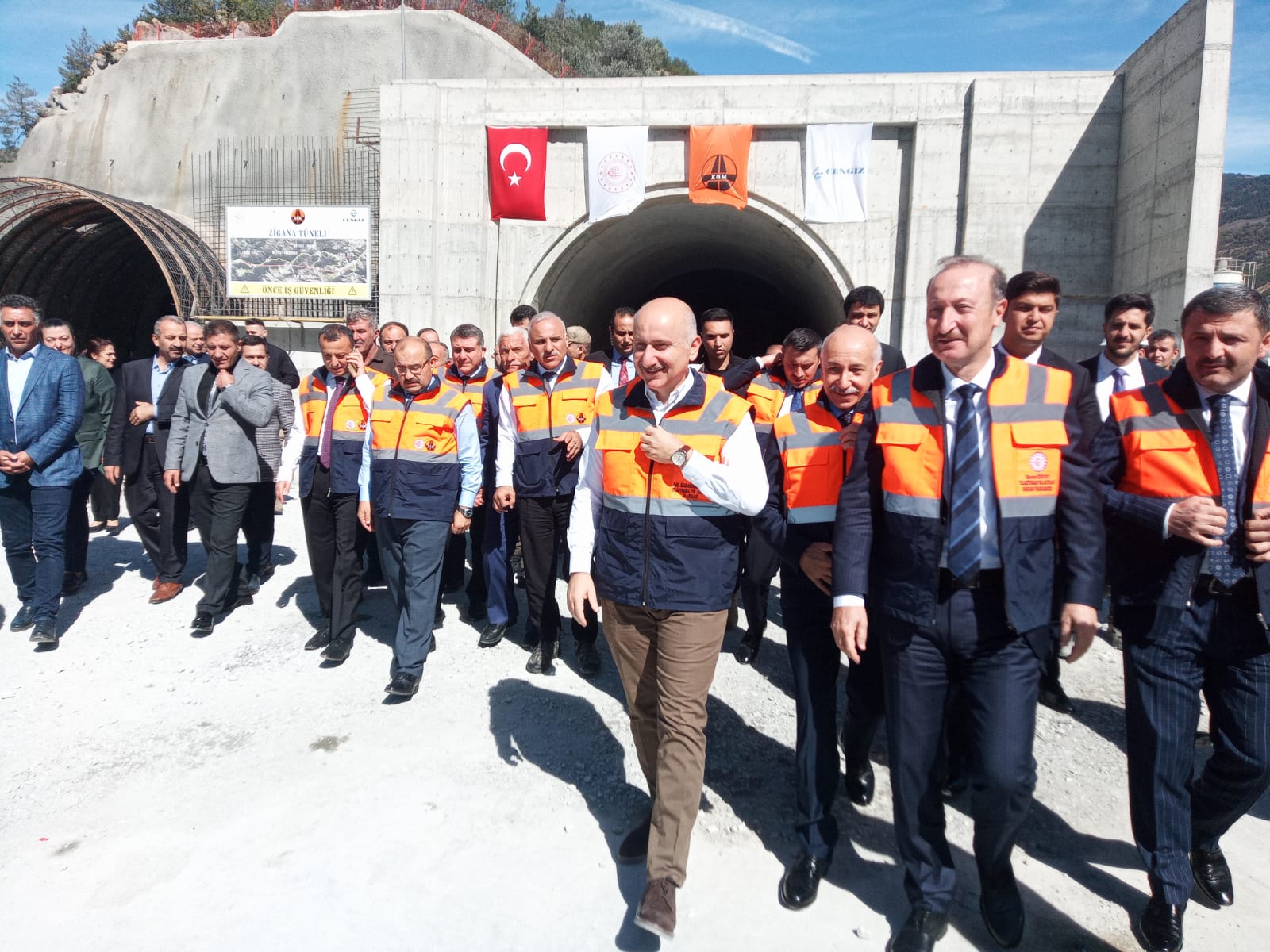 Bakan Karaismailoğlu, Trabzon'da açıkladı! "Sona yaklaşıyoruz"