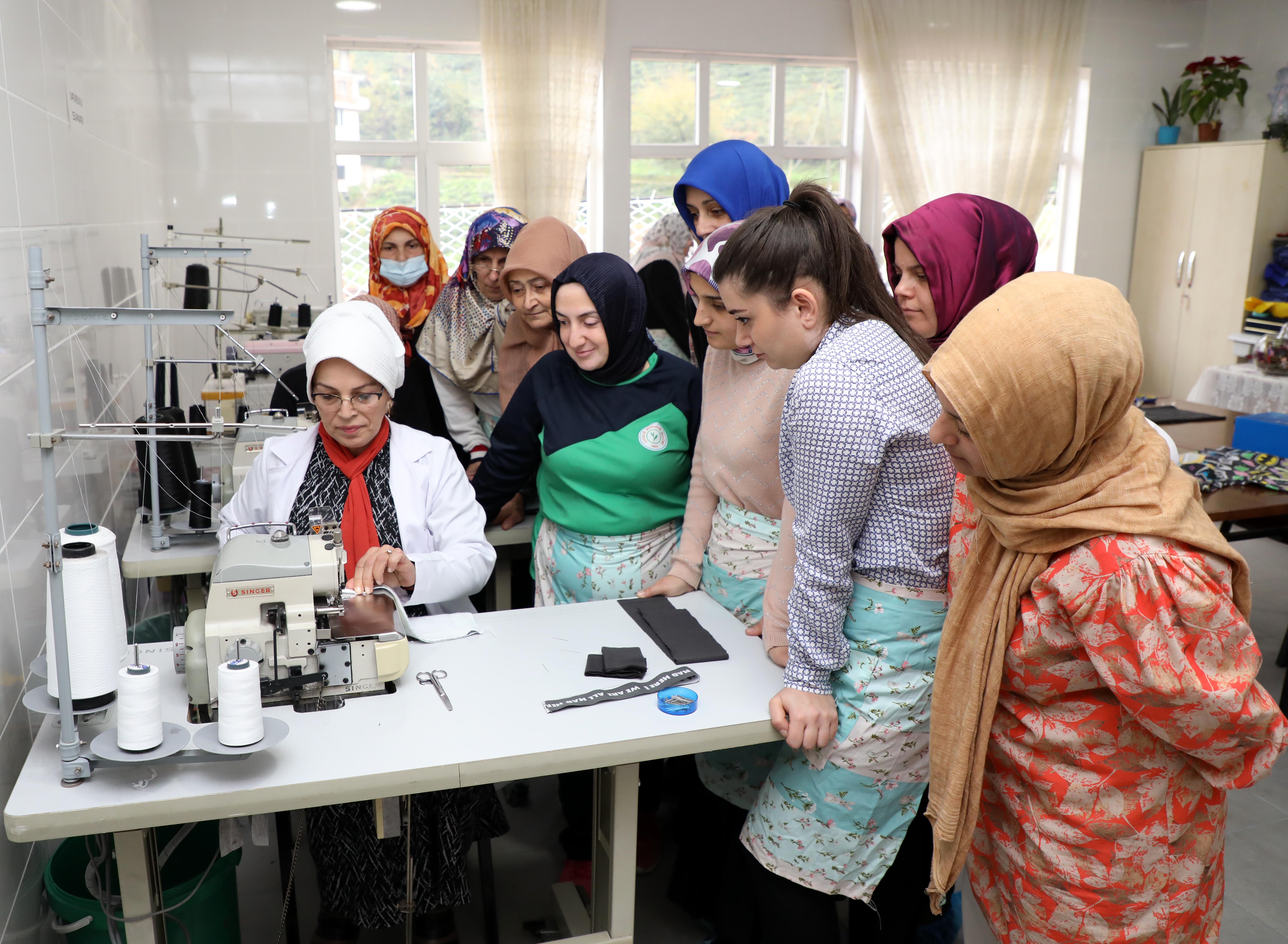 Rize'de atıl okul binası kadınlara tekstil atölyesi oldu