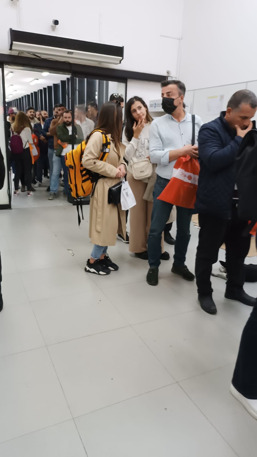 Türkiye-Gürcistan arasında Iphone turizmi! Sarp Sınır Kapısı'na akın ettiler