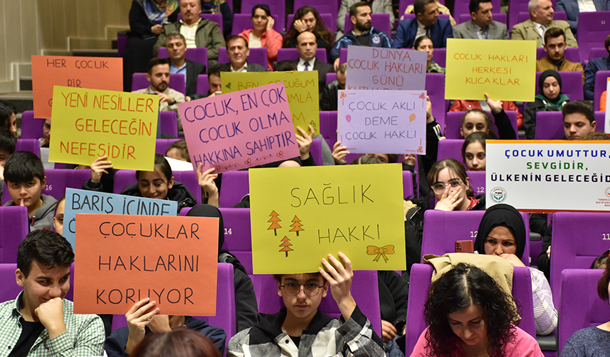 Trabzon'da "Çocuk Hakları ve Dijital Bağımlılık" konferansı
