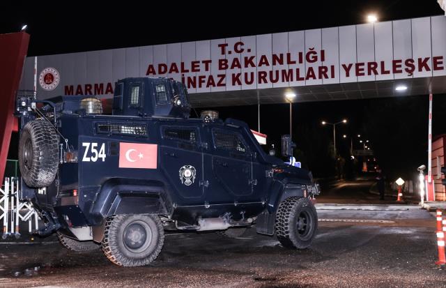 İstanbul'da bomba patlatan terörist cezaevine götürüldü