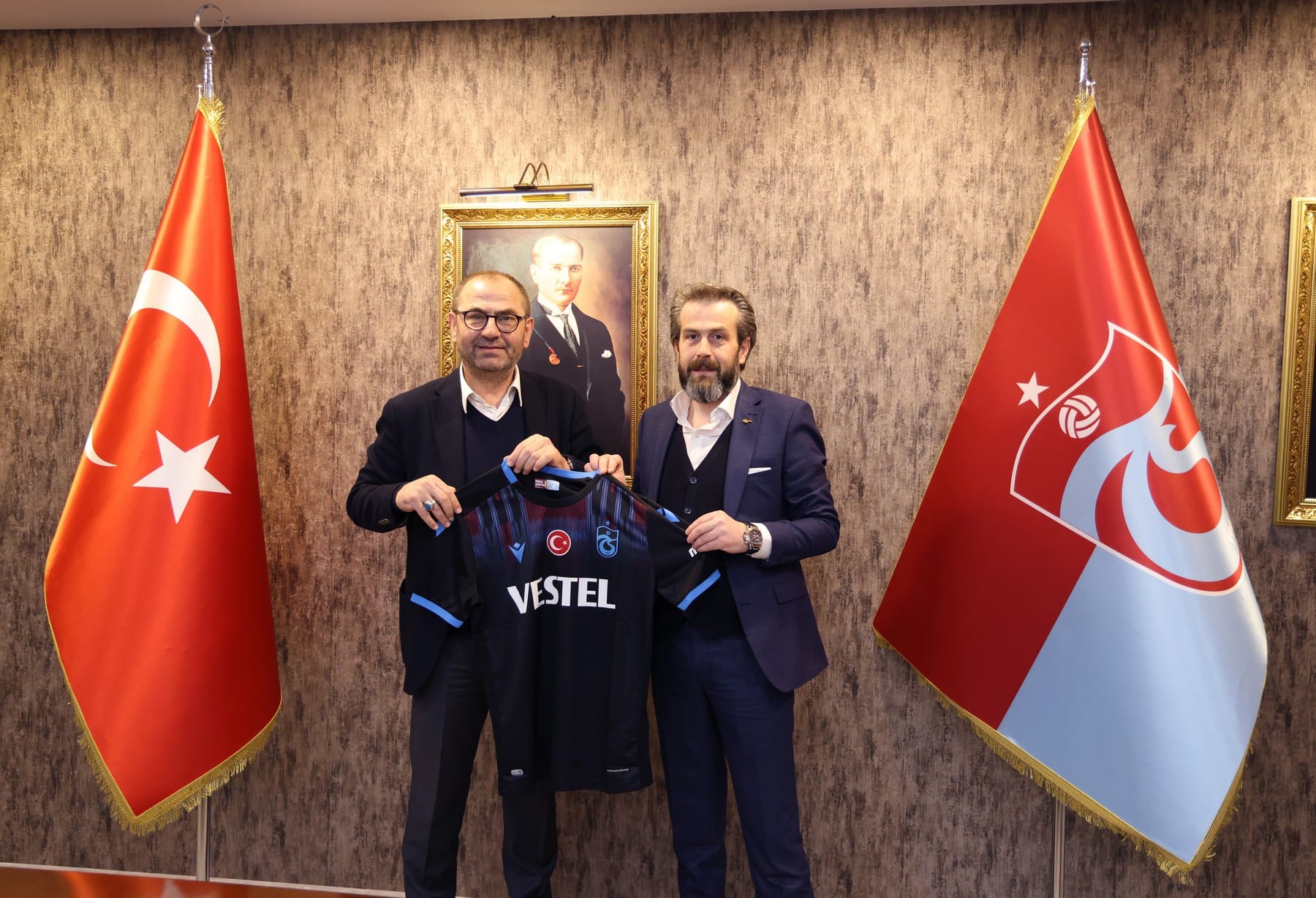 İş adamlarından Trabzonspor Kulübüne ziyaret