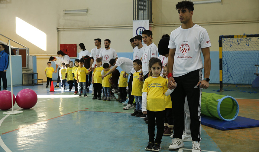 Bayburt'ta "Minik Sporcular" projesiyle özel eğitim öğrencilerinin hayatlarına dokunuluyor