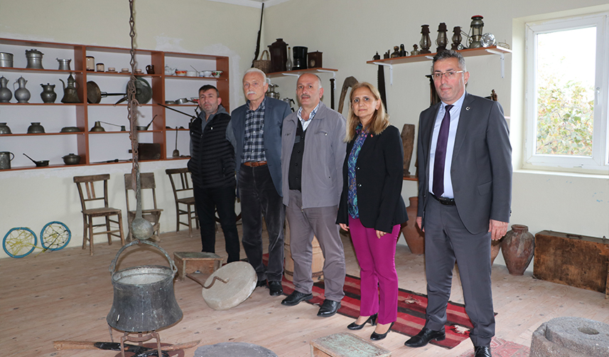Trabzon'da eski tarım araç gereçleri ve eşyalar Köy Yaşam Merkezi'nde sergileniyor-2