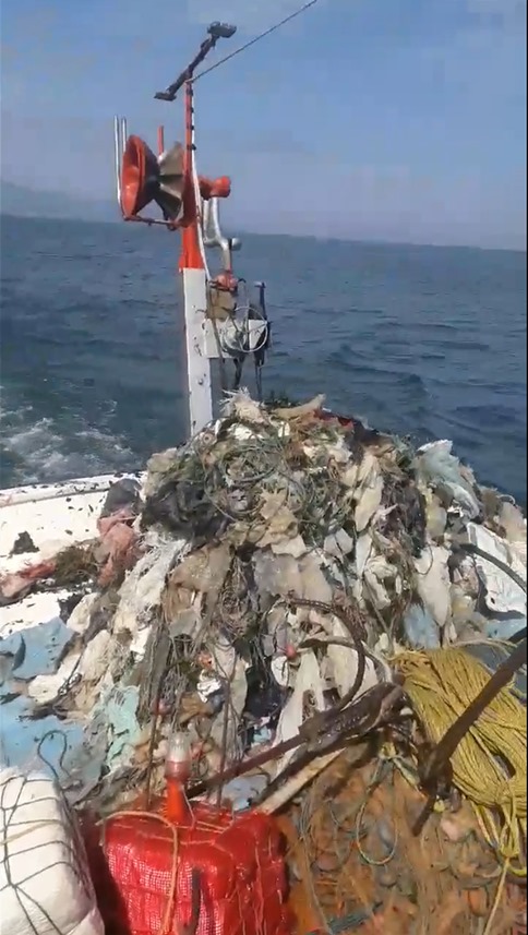 Trabzon'da balıkçılığa 'çöp' tehdidi