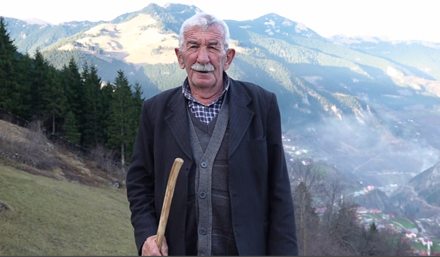 84 yaşındaki Trabzonlu dede ömrünü geçirdiği dağları bırakamıyor