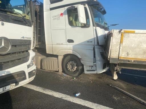 Bursa'da 9 araç birbirine girdi! 7 kişi yaralandı 