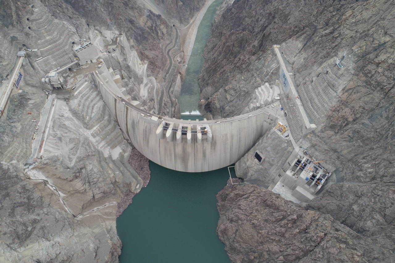 Bakan Kirişçi Yusufeli Barajı'nda incelemelerde bulundu
