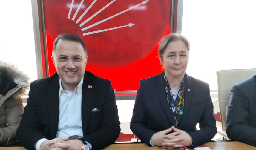 Beylikdüzü-Belediye-Başkanı-Murat-Çalık'tan-CHP-Trabzon-İl Başkanlığına-ziyaret