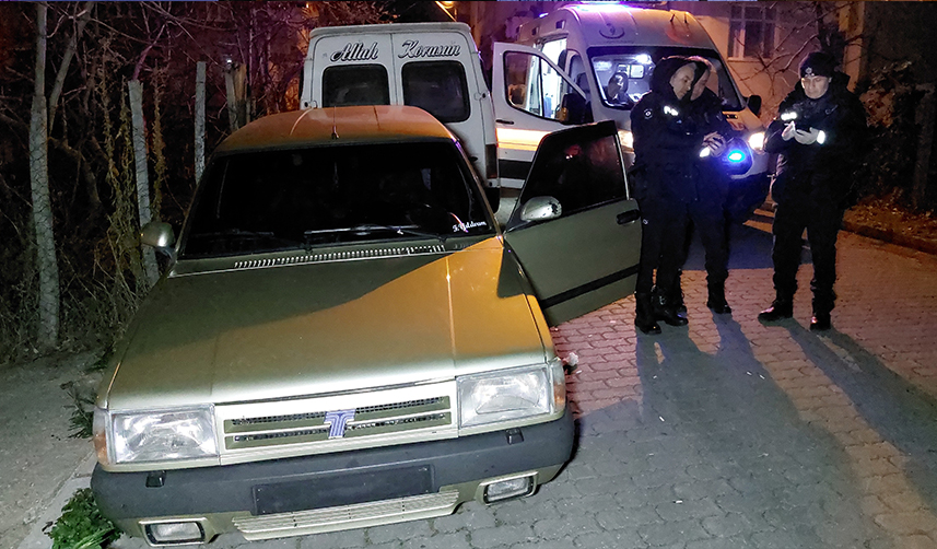 Samsun'da müzik sesine giden polis araçta cesetle karşılaştı
