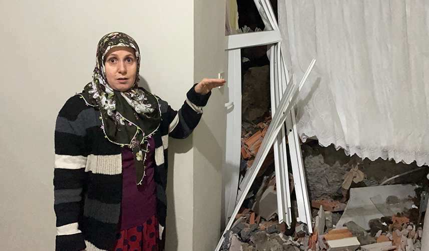 Samsun'da toprak kayması binaya zarar verdi! Yatak odası taşlarla doldu
