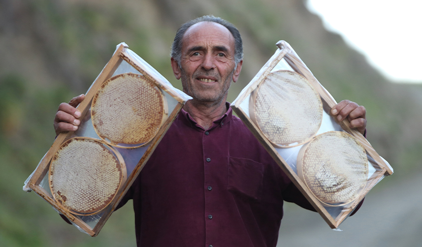 Trabzon'da-babasından-öğrendiği-mesleği-35-yıldır-sürdürüyor-