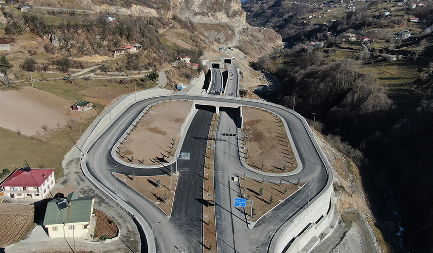 Türkiye’nin-en-uzun-karayolu-tüneli-olacak-olan-Zigana'da-sona-doğru-