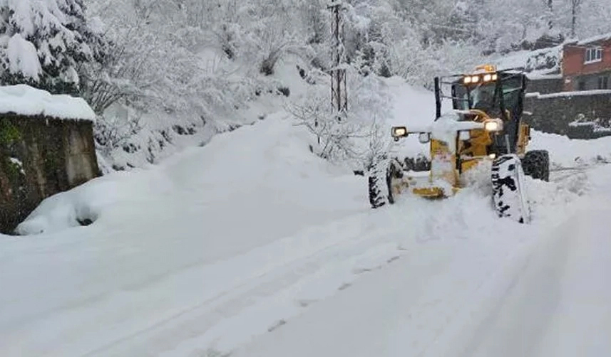 Artvin'de-kar-nedeniyle-7-köy-yolu-ulaşıma-kapandı