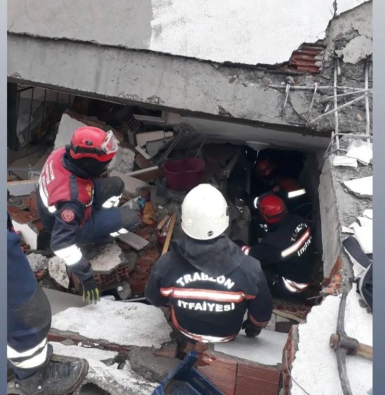 Trabzon'dan deprem bölgesine giden ekipler depremzedelerin imdadına yetişti 