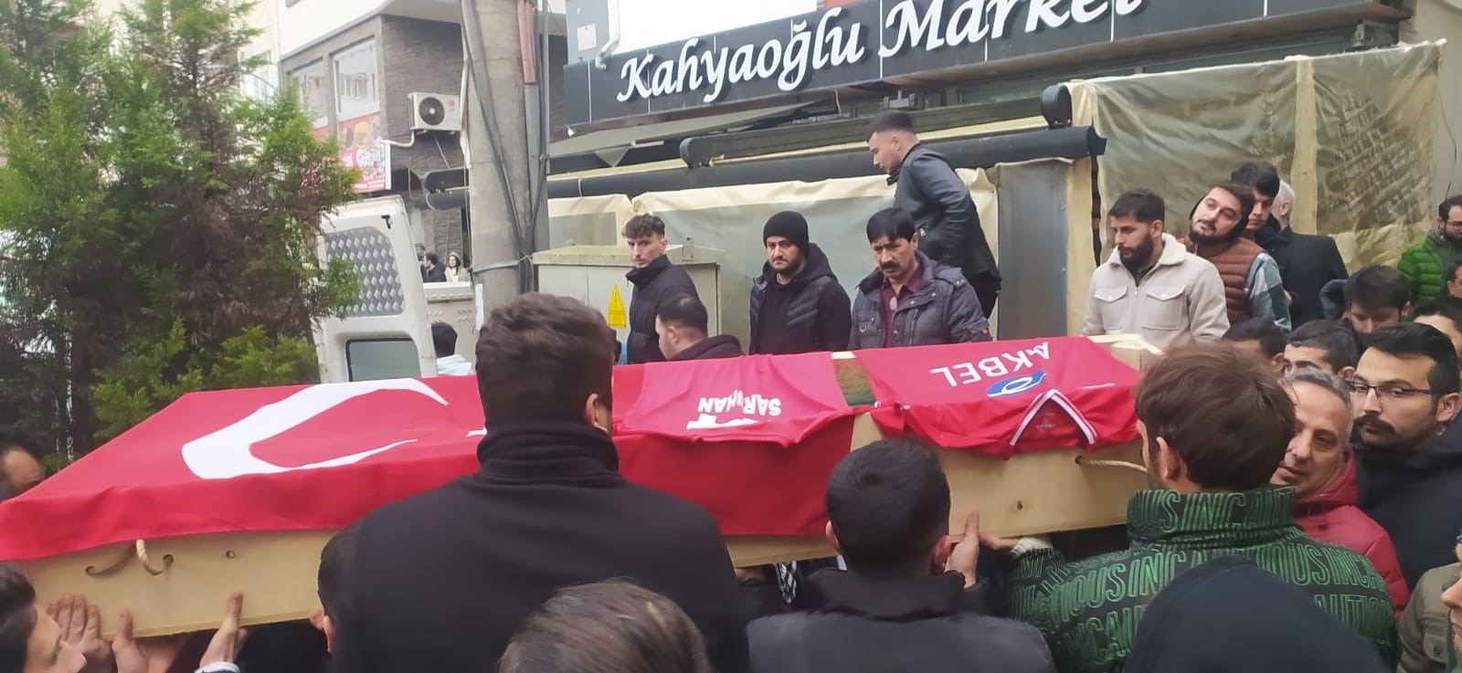 Depremde hayatını kaybeden Giresunlu futbolcu toprağa verildi